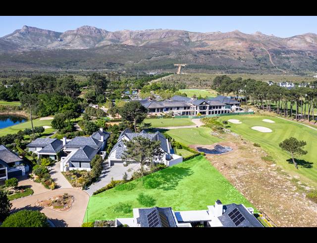 1,386M² VACANT LAND FOR SALE IN PEARL VALLEY GOLF & COUNTRY ESTATE
